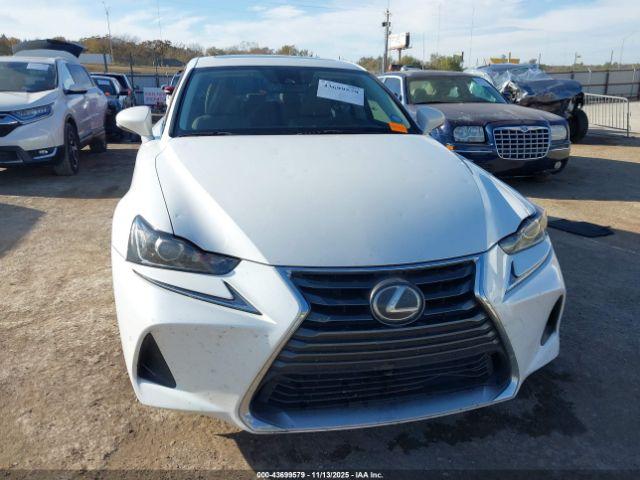 Lexus Is Image 6