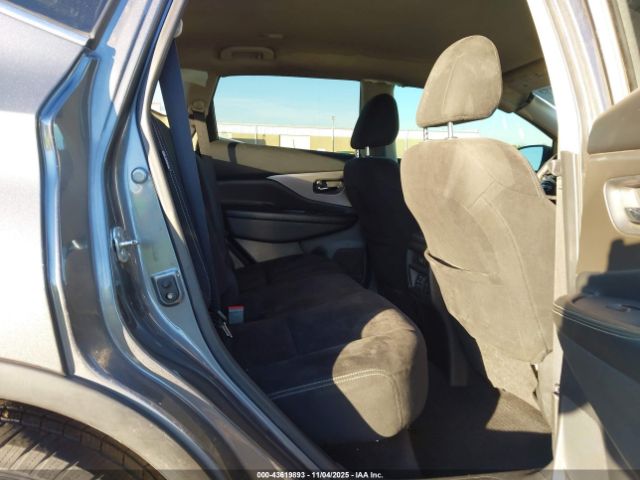 Nissan Murano S Image 9