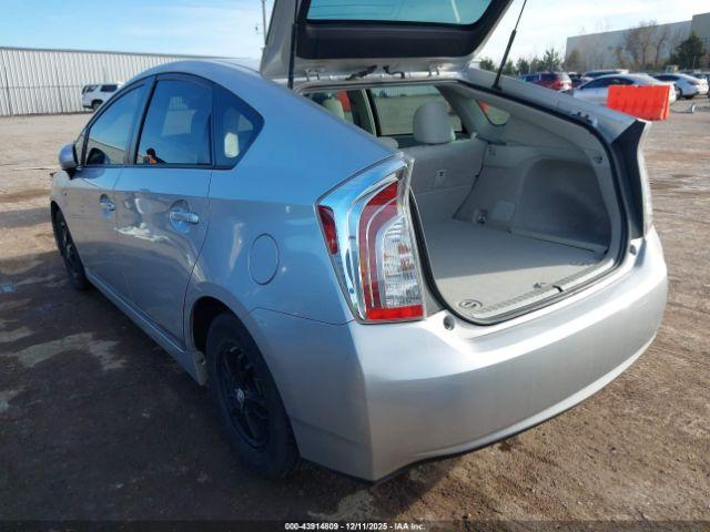 Toyota Prius Two Image 5