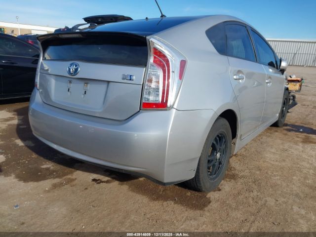 Toyota Prius Two Image 3