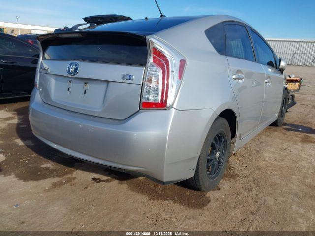 Toyota Prius Two Image 3