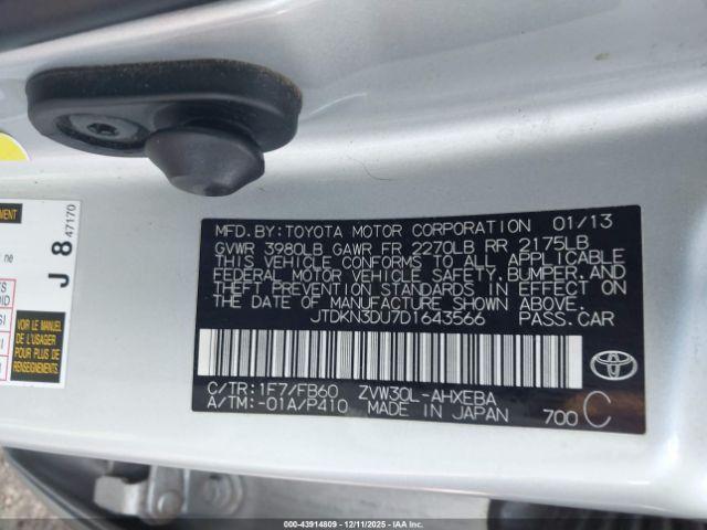 Toyota Prius Two Image 18