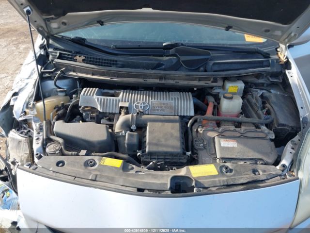 Toyota Prius Two Image 7