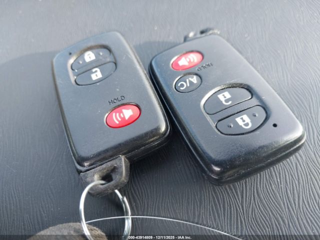 Toyota Prius Two Image 6