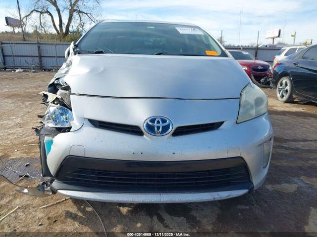 Toyota Prius Two Image 15