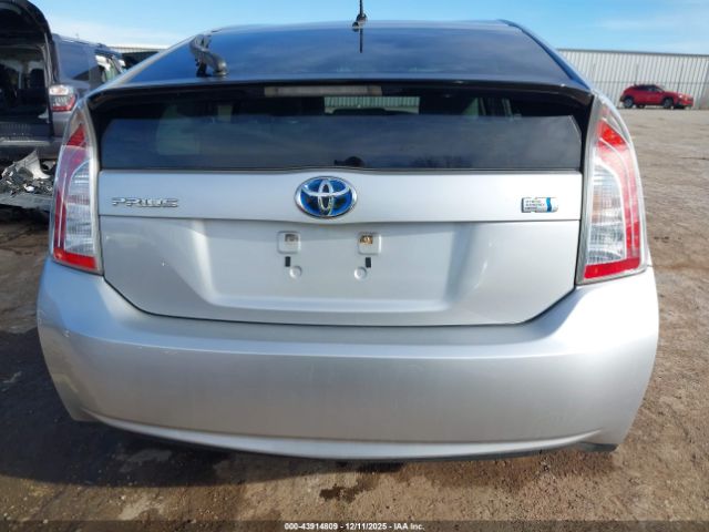 Toyota Prius Two Image 13
