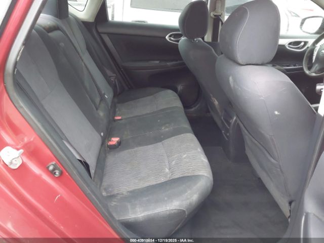 Nissan Sentra Image 2