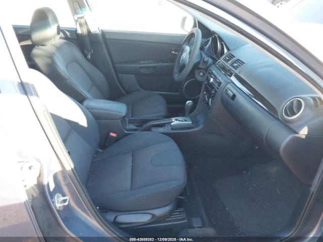 Mazda Mazda3 S Touring Image 2