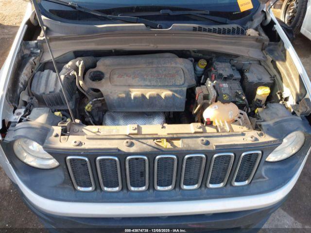 Jeep Renegade Latitude Image 12