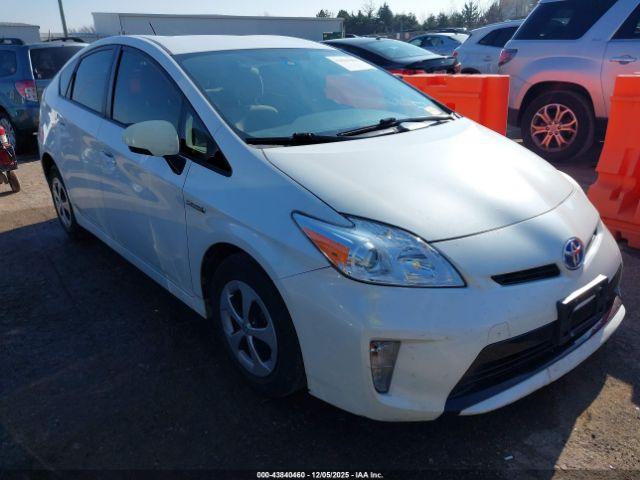  Salvage Toyota Prius