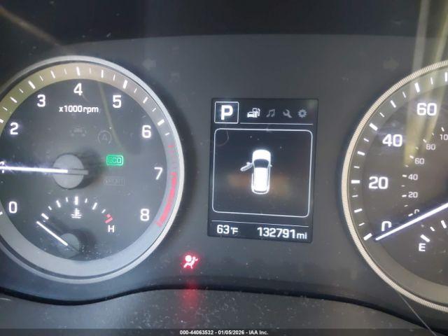 Hyundai TUCSON Sport Image 12