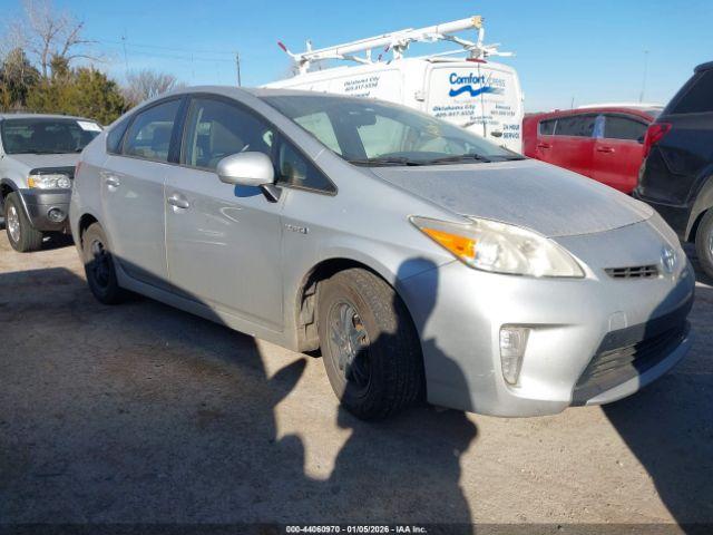  Salvage Toyota Prius