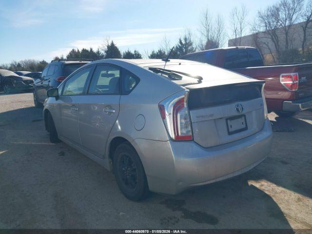 Toyota Prius Three Image 3