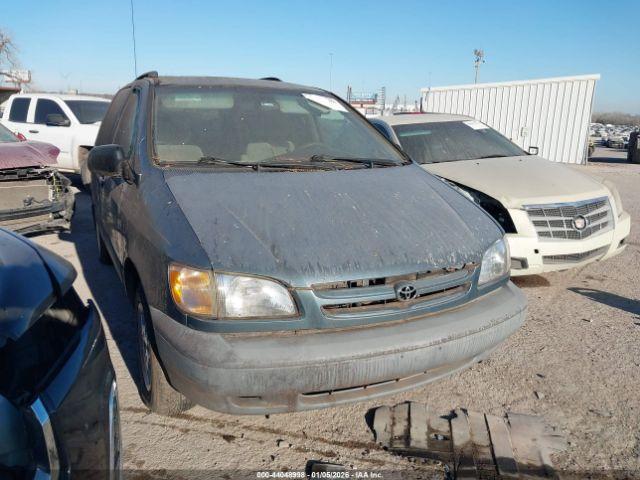  Salvage Toyota Sienna