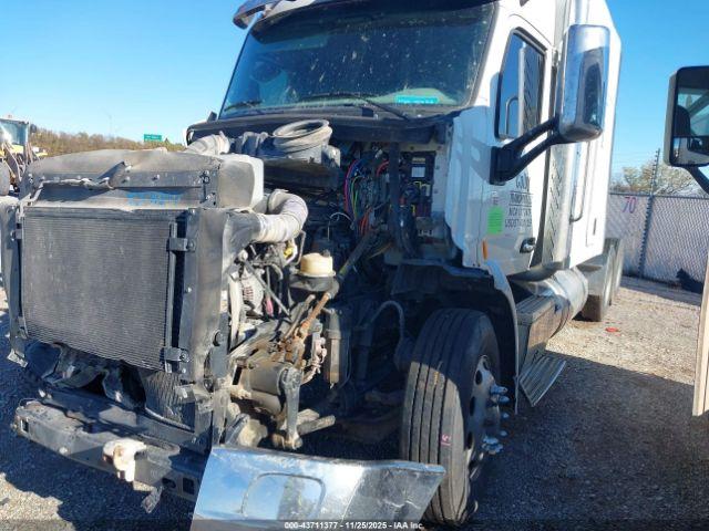 Peterbilt 579 Image 16