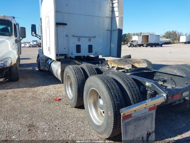 Peterbilt 579 Image 3