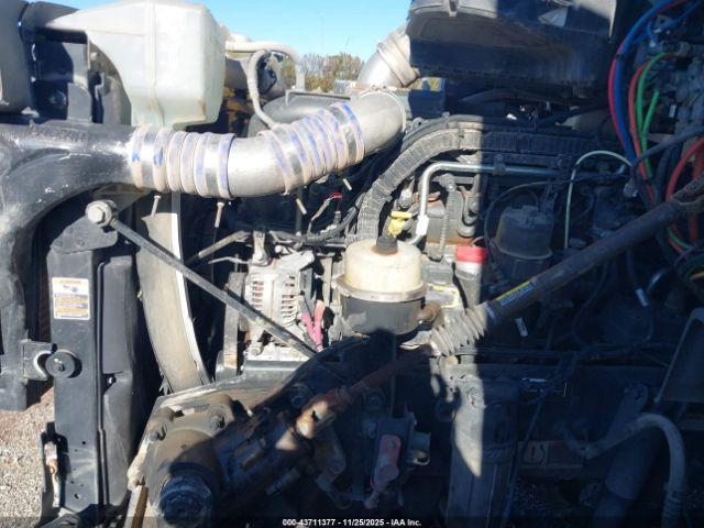 Peterbilt 579 Image 8