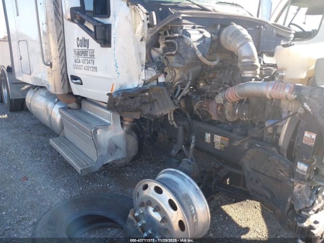 Peterbilt 579 Image 6