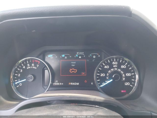 Ford F-150 Lariat Image 12