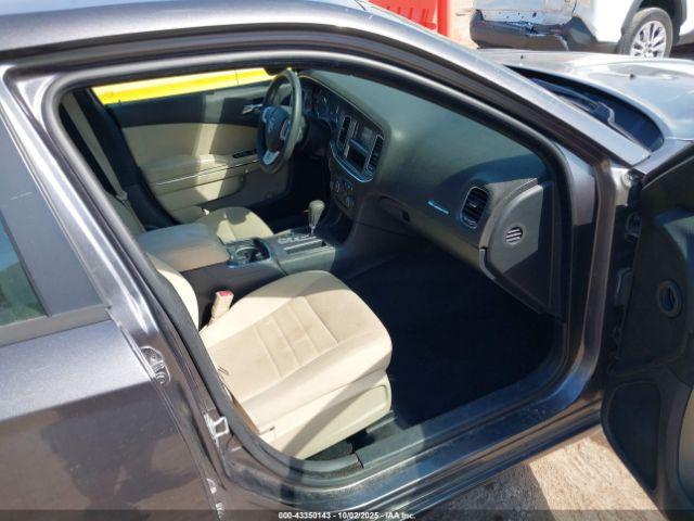 Dodge Charger Se Image 8