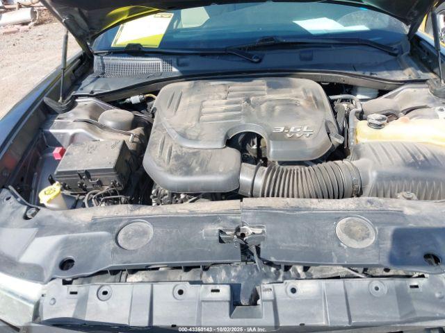 Dodge Charger Se Image 10