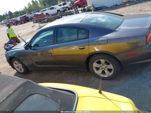 Dodge Charger Se Image 14