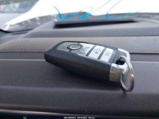 Ford F-350 Platinum Image 12