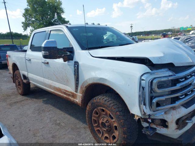 Ford F-350 Platinum Image 15