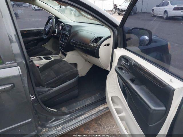 Dodge Grand Caravan Sxt Image 2