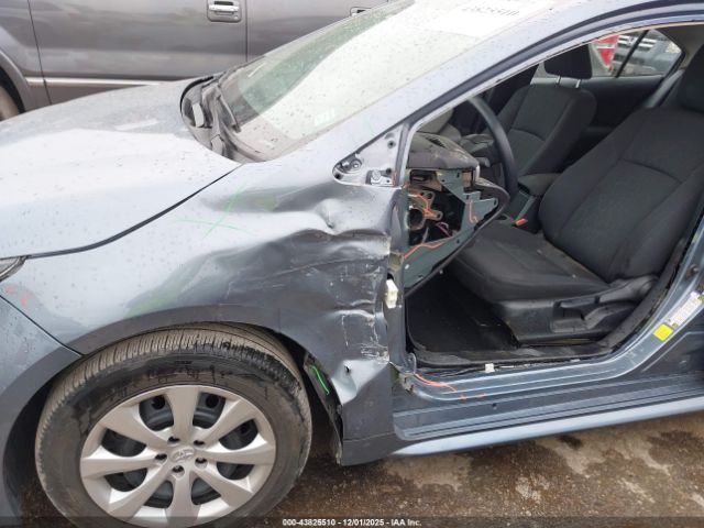 Toyota Corolla Le Image 15