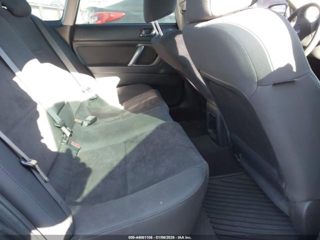 Subaru Legacy 2.5i Image 7