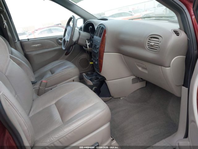 Chrysler Town & Country Limited Image 4
