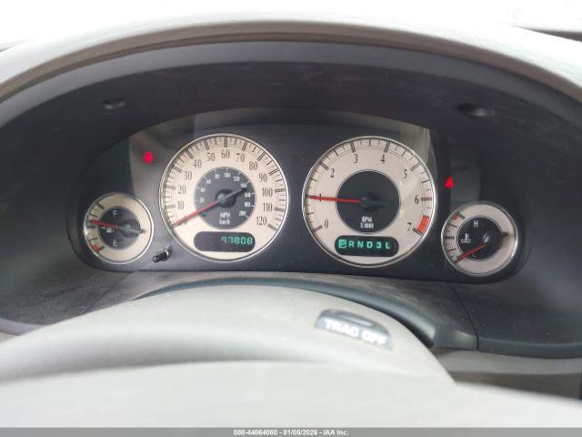 Chrysler Town & Country Limited Image 5