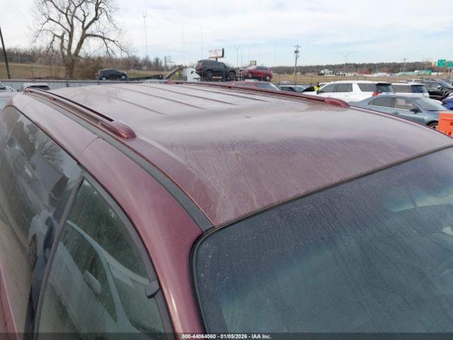 Chrysler Town & Country Limited Image 12