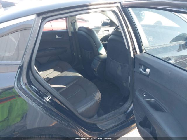 Kia Optima S Image 17