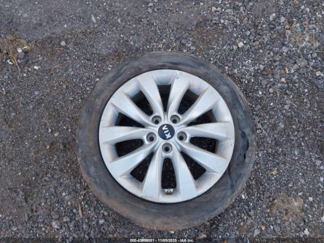 Kia Optima S Image 7