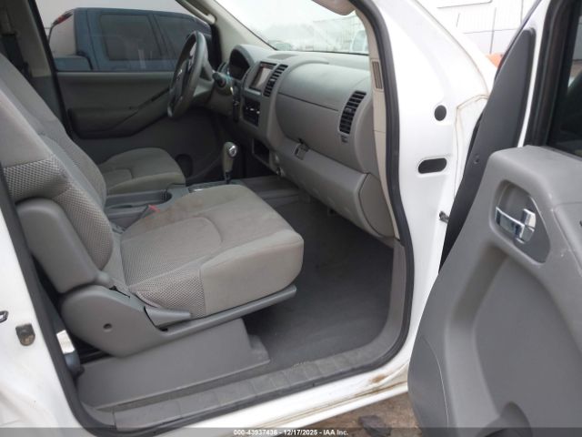 Nissan Frontier Se Image 9