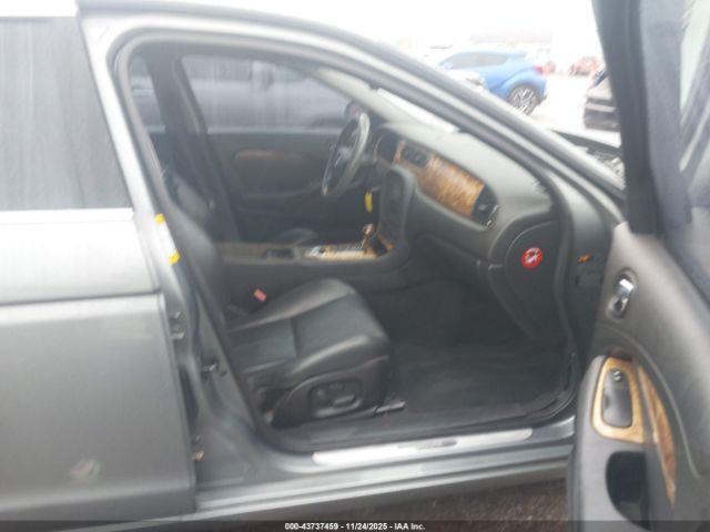 Jaguar S-Type 3.0l V6 Image 5