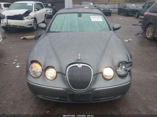 Jaguar S-Type 3.0l V6 Image 10