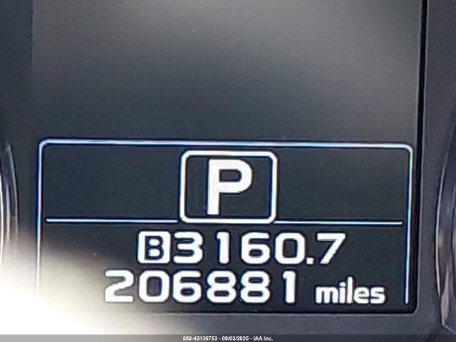 Subaru Crosstrek 2.0i Limited Image 11