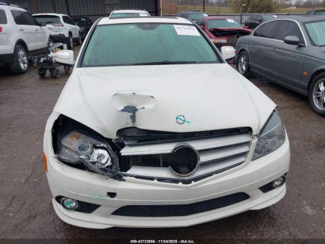 Mercedes-Benz C-Class Image 15