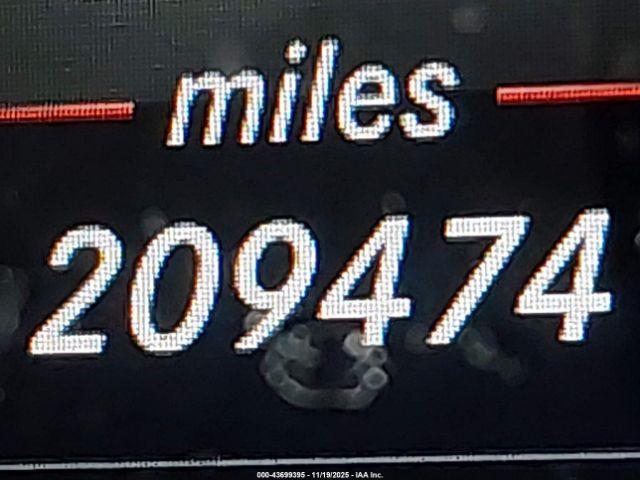 Mercedes-Benz E-Class Image 13