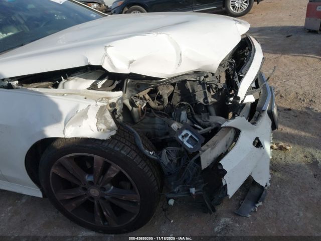 Mercedes-Benz E-Class Image 14