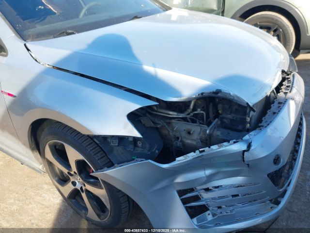 Volkswagen Golf S 4-door Image 12