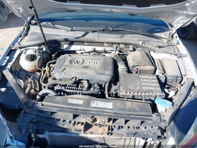 Volkswagen Golf S 4-door Image 6