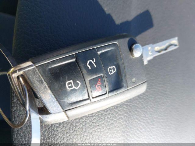 Volkswagen Golf S 4-door Image 17