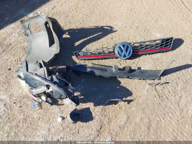 Volkswagen Golf S 4-door Image 2