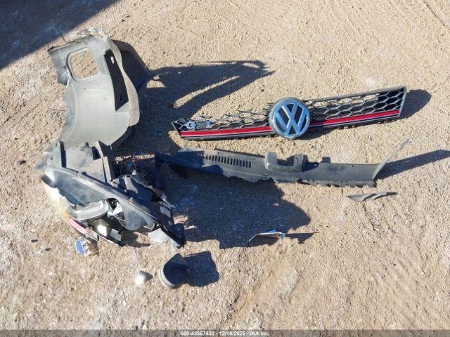 Volkswagen Golf S 4-door Image 2