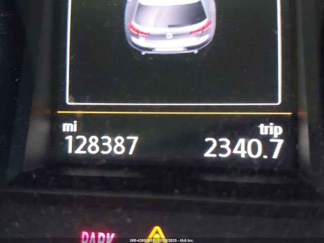 Volkswagen Golf S 4-door Image 9