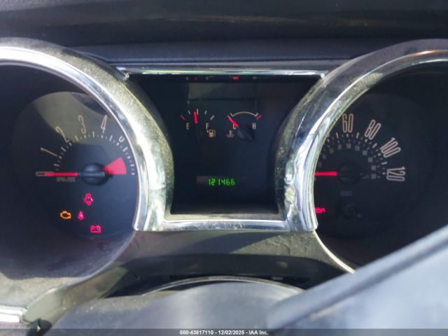 Ford Mustang Image 9